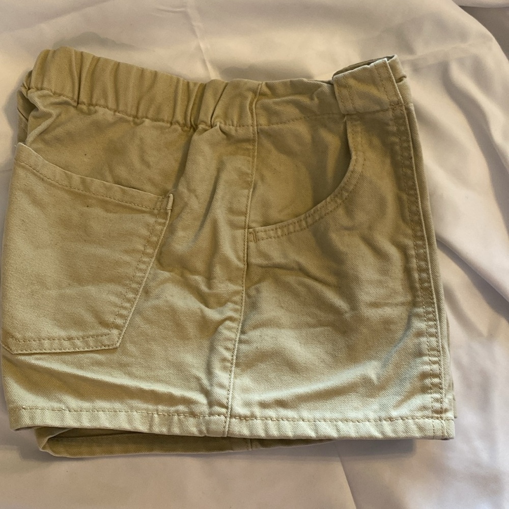 Forever 21 khaki shorts. Size:M
